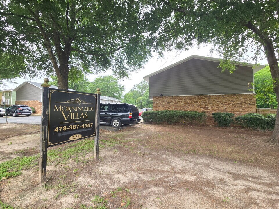 1055 Morningside Dr in Perry, GA - Foto de edificio