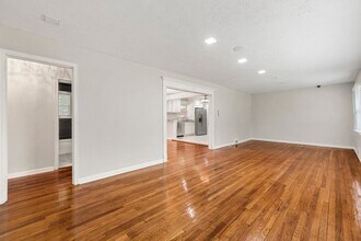 2229 Beecher Cir SW in Atlanta, GA - Building Photo - Building Photo