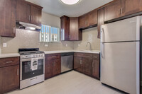 Twin Palms in North Hollywood, CA - Building Photo - Building Photo