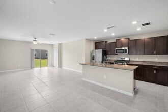 9413 Lemon Drop Lp in Sun City Center, FL - Foto de edificio - Building Photo