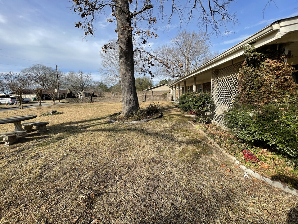 109 Sylvia Ave in New Boston, TX - Building Photo