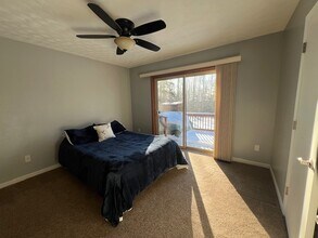 5660 W Hollywood Rd in Wasilla, AK - Building Photo - Building Photo