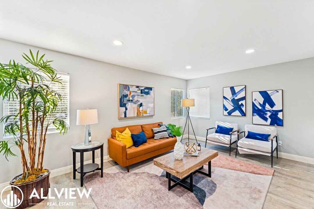 54 Corniche Dr in Dana Point, CA - Building Photo
