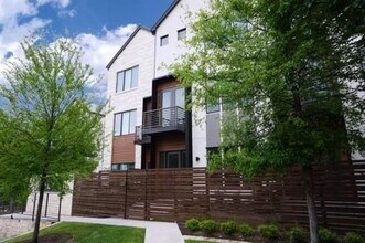 3100 Menchaca Rd in Austin, TX - Foto de edificio - Building Photo