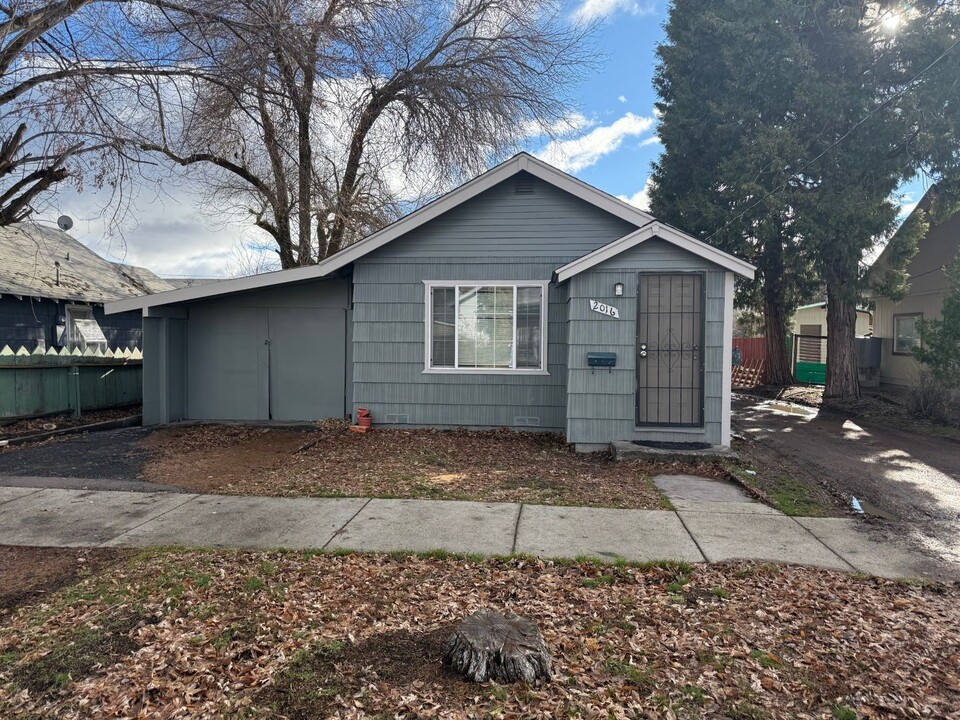 2016 Wantland Ave in Klamath Falls, OR - Building Photo