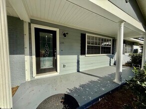 1155 Heidi Ct in DeLand, FL - Foto de edificio - Building Photo