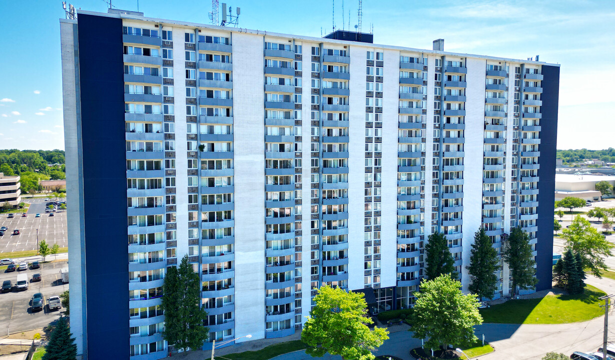 Westbury Apartments in North Olmsted, OH - Building Photo