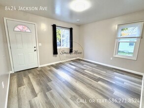 8424 Jackson Ave in Warren, MI - Building Photo - Building Photo