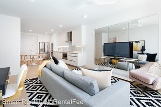 500 Fulton Ct in West New York, NJ - Building Photo - Building Photo