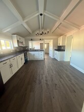 1621 Thompson St in Raleigh, NC - Foto de edificio - Building Photo