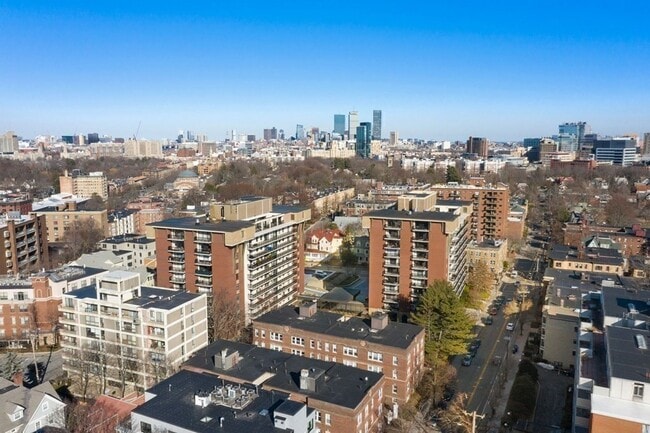 60 Longwood Ave in Brookline, MA - Building Photo - Building Photo