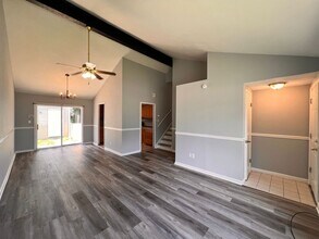 210 Kenyon Rd in Eastlake, OH - Building Photo - Building Photo