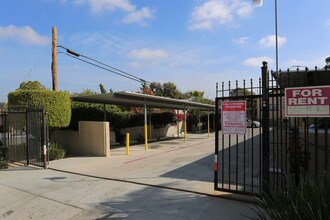 Juniper Court Apartments in San Diego, CA - Building Photo - Building Photo