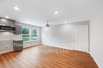 8715 Bertwood St in Houston, TX - Building Photo - Building Photo