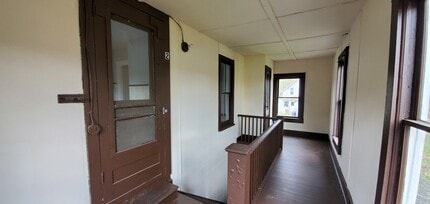 17 Frank St, Unit Downstairs in Cortland, NY - Building Photo - Building Photo