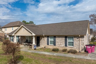 Tifton Estates in Tifton, GA - Building Photo - Building Photo