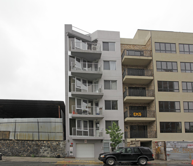 The Lili Rose in Brooklyn, NY - Foto de edificio - Building Photo