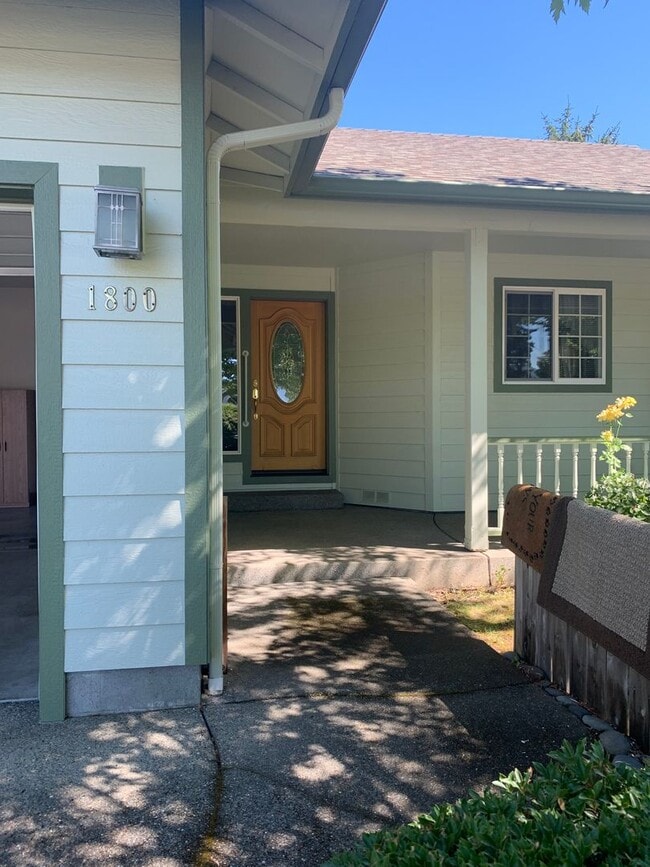 1800 SW J St in Grants Pass, OR - Building Photo - Building Photo