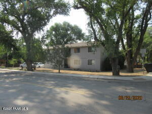 459 W Merritt St in Prescott, AZ - Foto de edificio