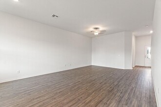 908 Poppy Ln in Dundee, FL - Building Photo - Building Photo