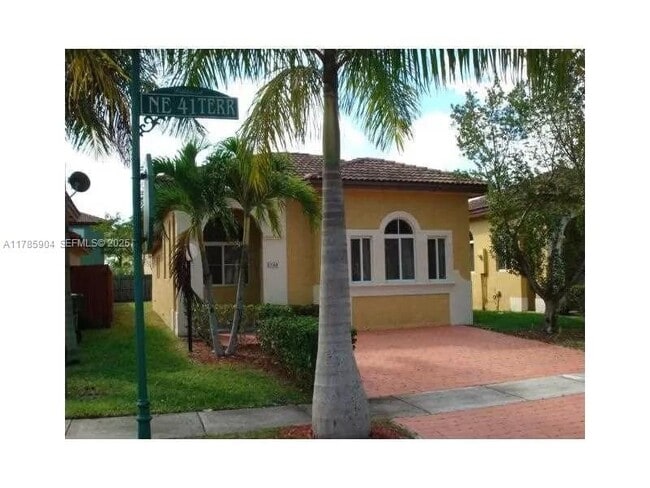 2540 NE 41st Terrace in Homestead, FL - Building Photo - Building Photo