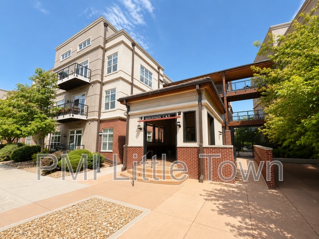 property at 5677 S Park Pl