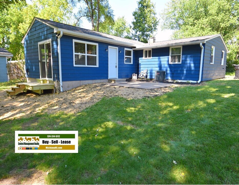 17016 Ruthie Ave in South Bend, IN - Building Photo