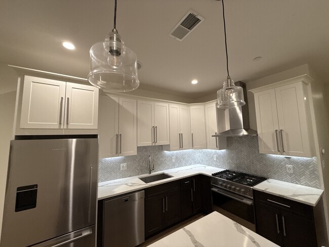 946 Saratoga St in Boston, MA - Building Photo - Building Photo