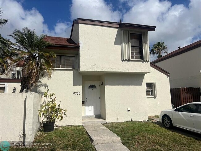 9725 NW 5th Terrace in Miami, FL - Building Photo - Building Photo