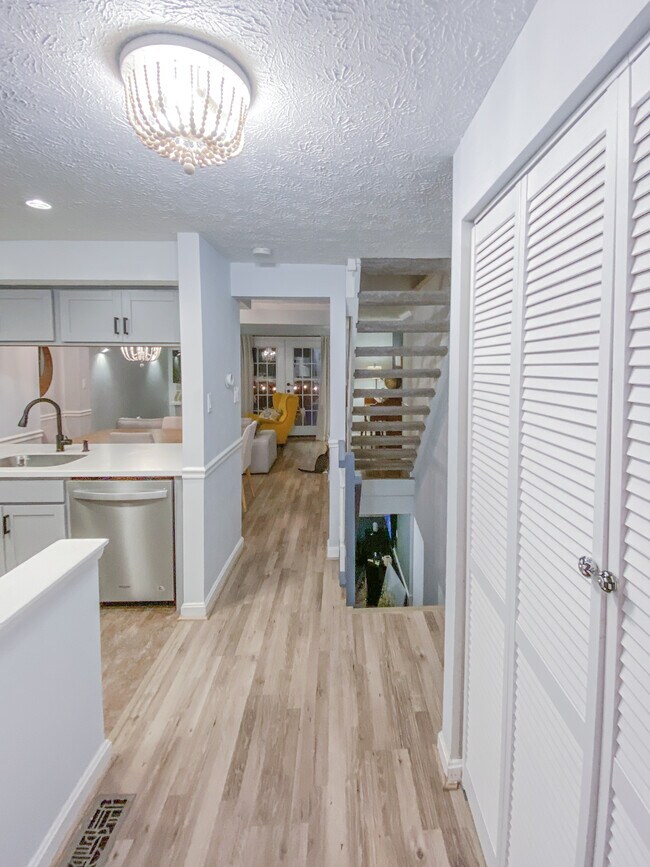 13957 Palmer House Way in Silver Spring, MD - Building Photo - Building Photo