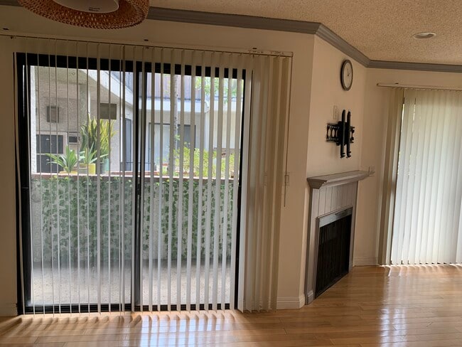 property at 315 S Harvard Blvd