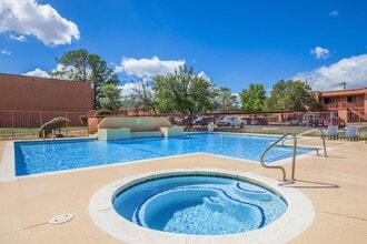 Garden Plaza Apartments in Sierra Vista, AZ - Building Photo - Building Photo