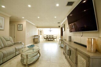 2836 SW 4th Ct in Fort Lauderdale, FL - Building Photo - Building Photo