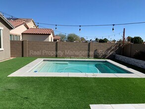 8721 W MacKenzie Dr in Phoenix, AZ - Building Photo - Building Photo