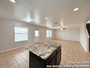 7211 E Loop 1604 N in Converse, TX - Building Photo - Building Photo