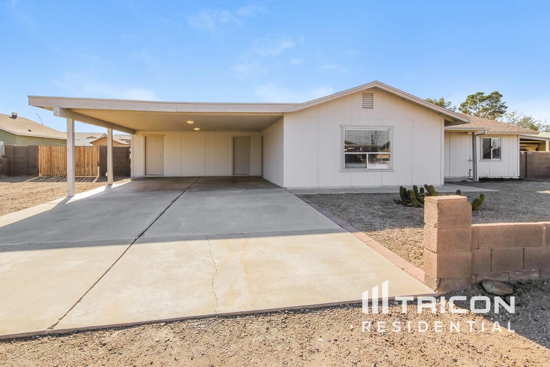 13313 W Sierra Vista Dr in Glendale, AZ - Building Photo