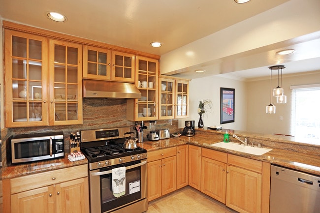 Ocean Condos in Santa Monica, CA - Foto de edificio - Interior Photo