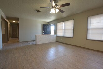 4940 7th St in Lubbock, TX - Building Photo - Building Photo