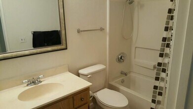 3520 Lebon Dr, Unit 5221 in San Diego, CA - Building Photo - Building Photo