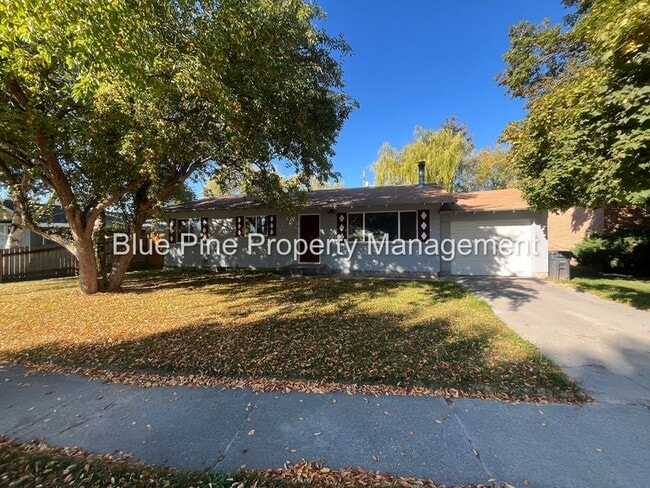 property at 611 Starlite Ave