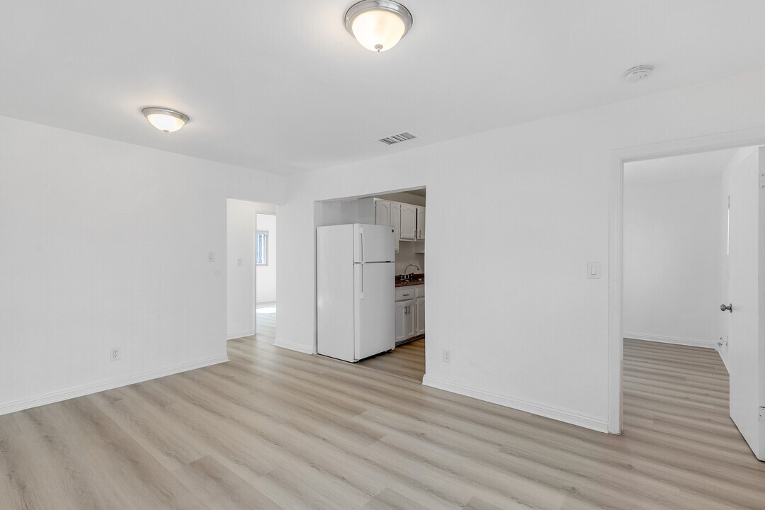 832 W Colden Ave, Unit 832 in Los Angeles, CA - Building Photo