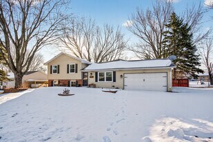 15350 Drexel Way in Apple Valley, MN - Building Photo