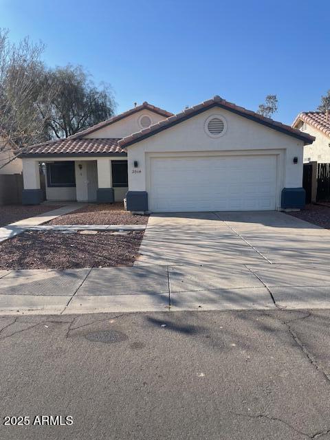 2014-2084 N 84th Ln in Phoenix, AZ - Building Photo