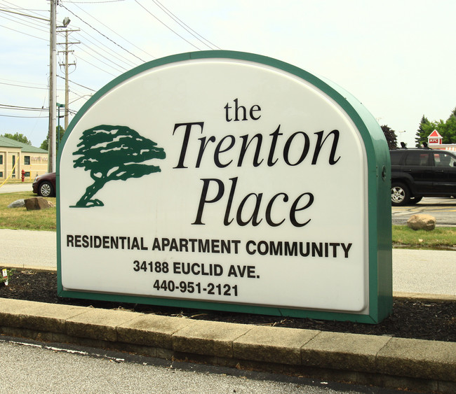 The Trenton Place in Willoughby, OH - Foto de edificio - Building Photo