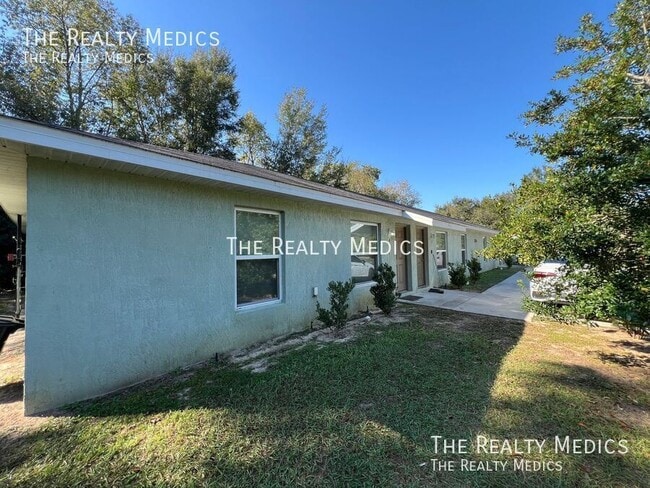 106 Walnut Dr in Ocala, FL - Building Photo - Building Photo