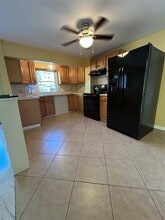 34 Colorado Ave in Bay Shore, NY - Building Photo - Building Photo