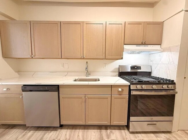 118 Erie St