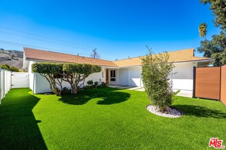 5521 Ruthwood Dr in Calabasas, CA - Building Photo - Building Photo