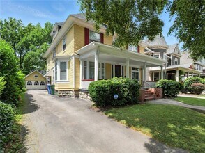 221 Westminster Rd in Rochester, NY - Building Photo - Building Photo