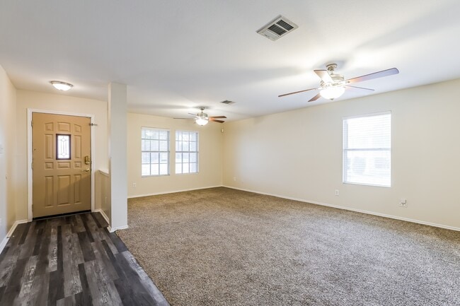 109 Wind Willow in Cibolo, TX - Building Photo - Building Photo